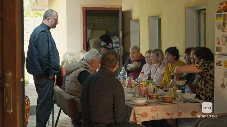 200 душ і 800 янголів. Історія священника, який хоронить військових упродовж 10 років війни