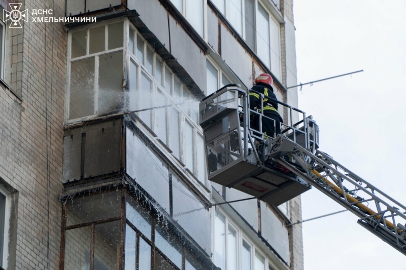 У Хмельницькому сталась пожежа в багатоповерхівці: свідки вчасно повідомили ДСНС