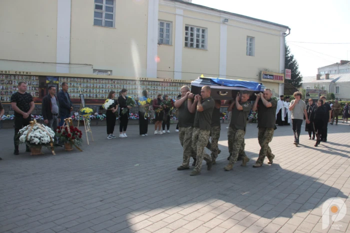 У Луцьку відспівали загиблого військовослужбовця Валентина Потапчука